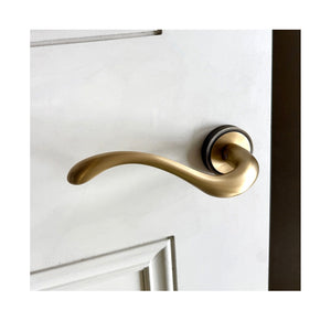 Seaward lever handle