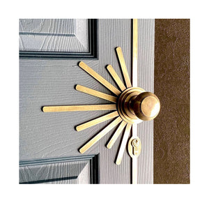 Sunburst pull handle